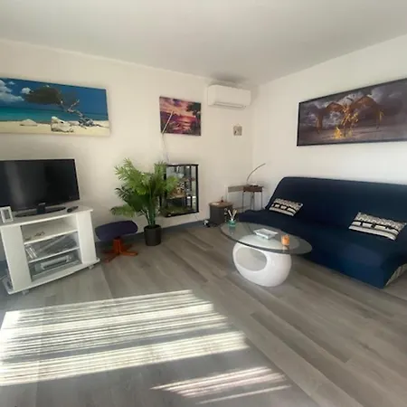 Spacieux T3 Climatise Proche Plage, Balcon, Parking Privatif - Fr-1-795-19 *